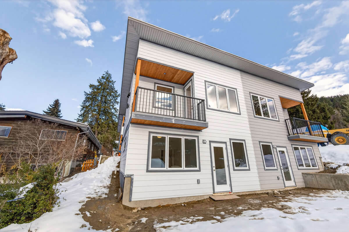 New 2 Bdrm Townhome