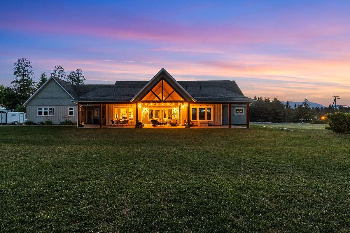Bright, new home in Creston, BC