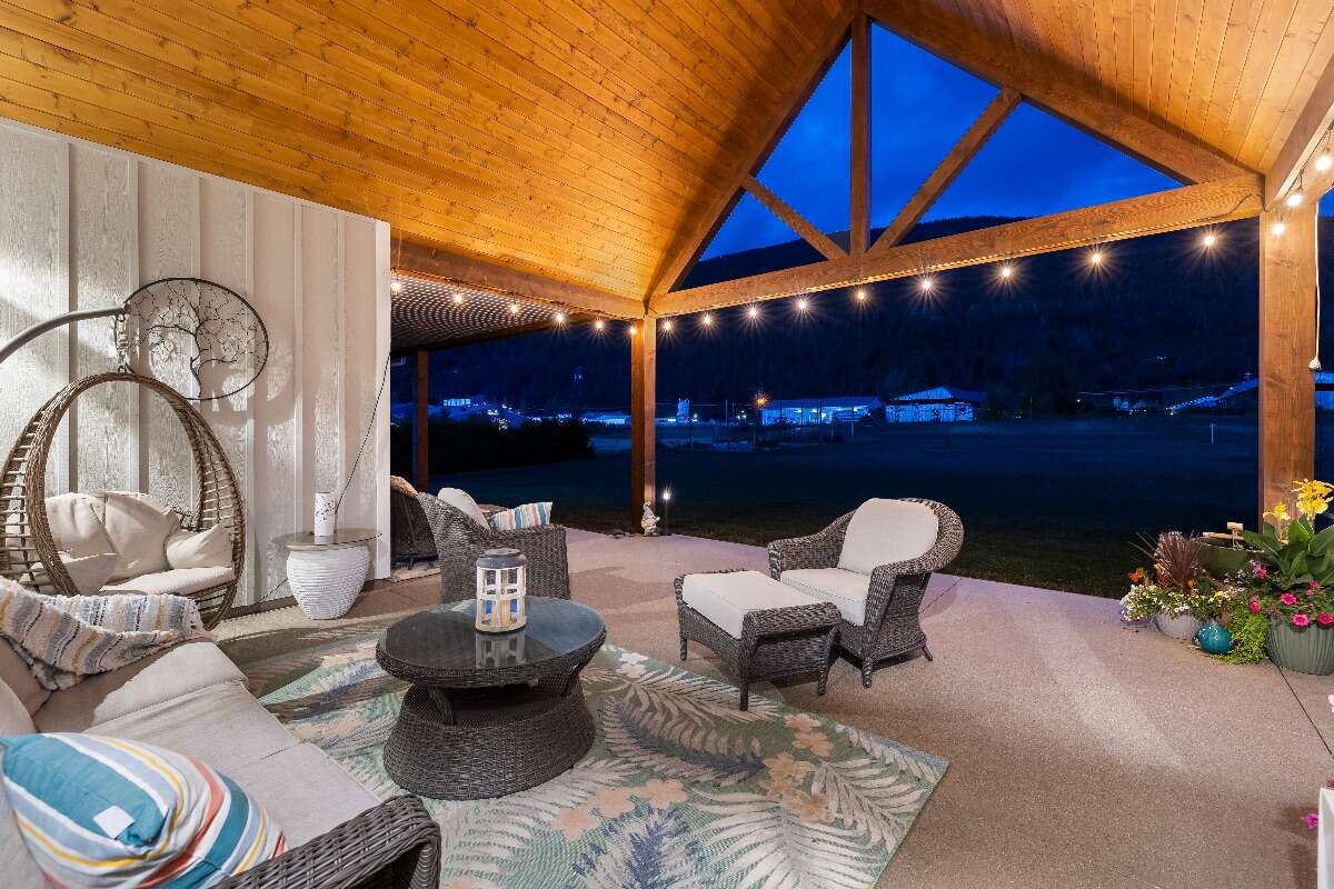 Bright, new home in Creston, BC