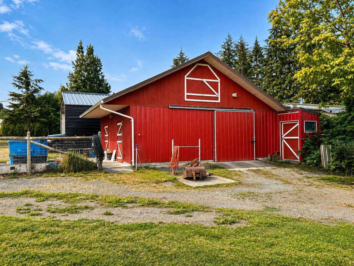 A One-of-a-Kind Country Estate on 3.03 Acres