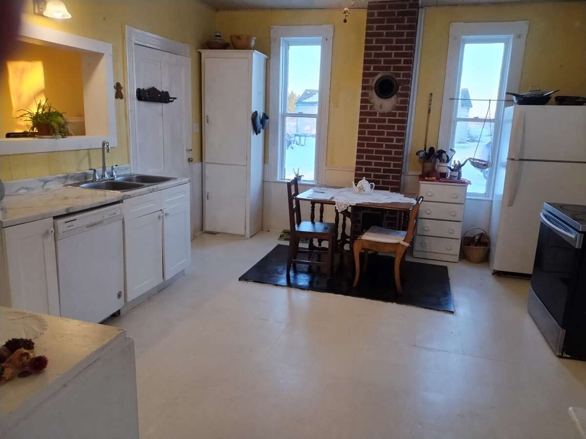 Large Country kitchen