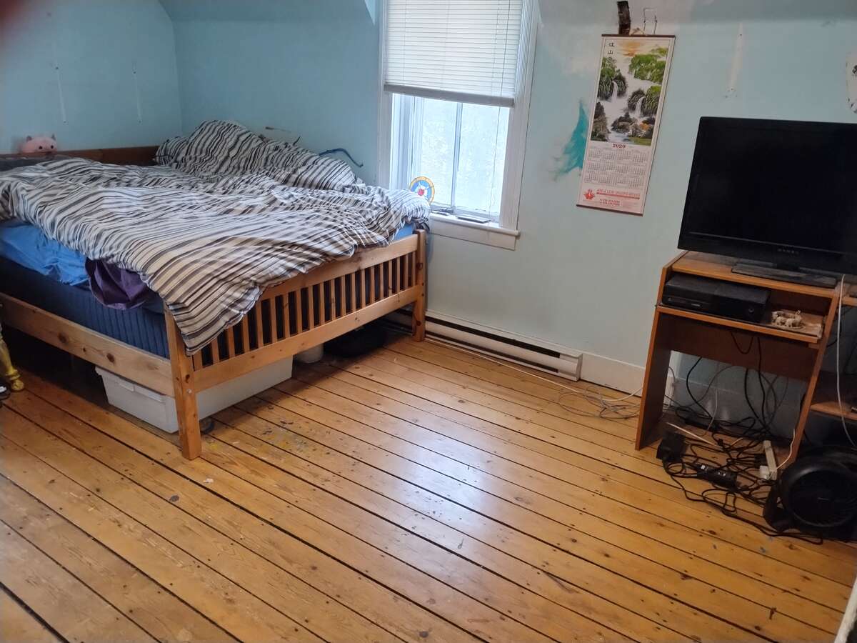 Hobbit room -Good for child or teen  room