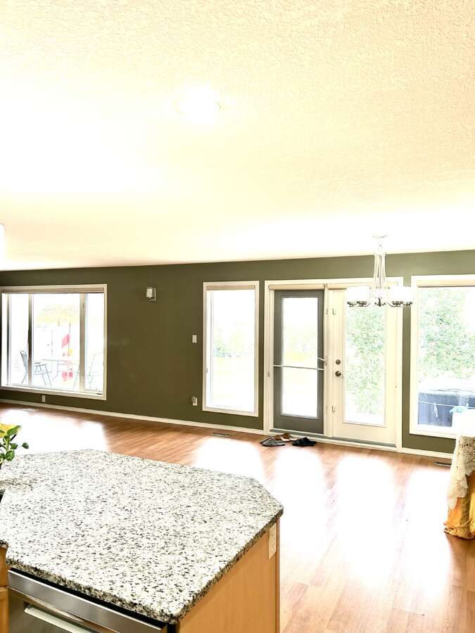 Your Peaceful " Low Noise " Backyard all year round