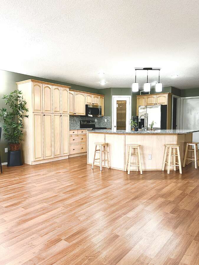 Open Concept Dining/Kitchen