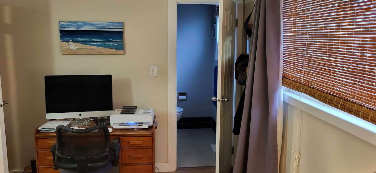Looking toward ensuite