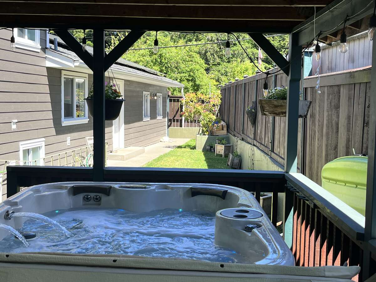 Lovely hot tub! And it's covered for use year-round