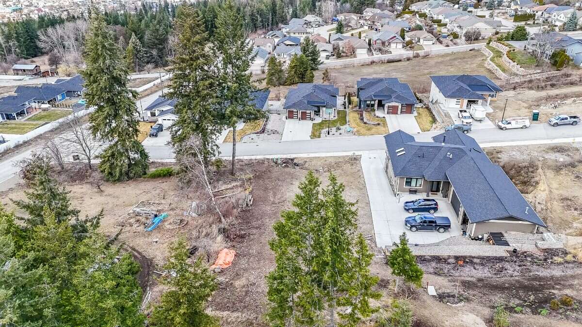 Rare - one of the largest lake-view lots!