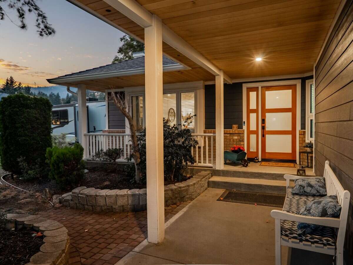 Fully Renovated Shannon Lake Family Home with Pool