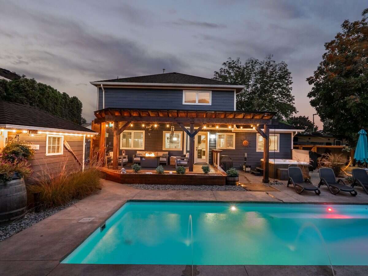 Fully Renovated Shannon Lake Family Home with Pool