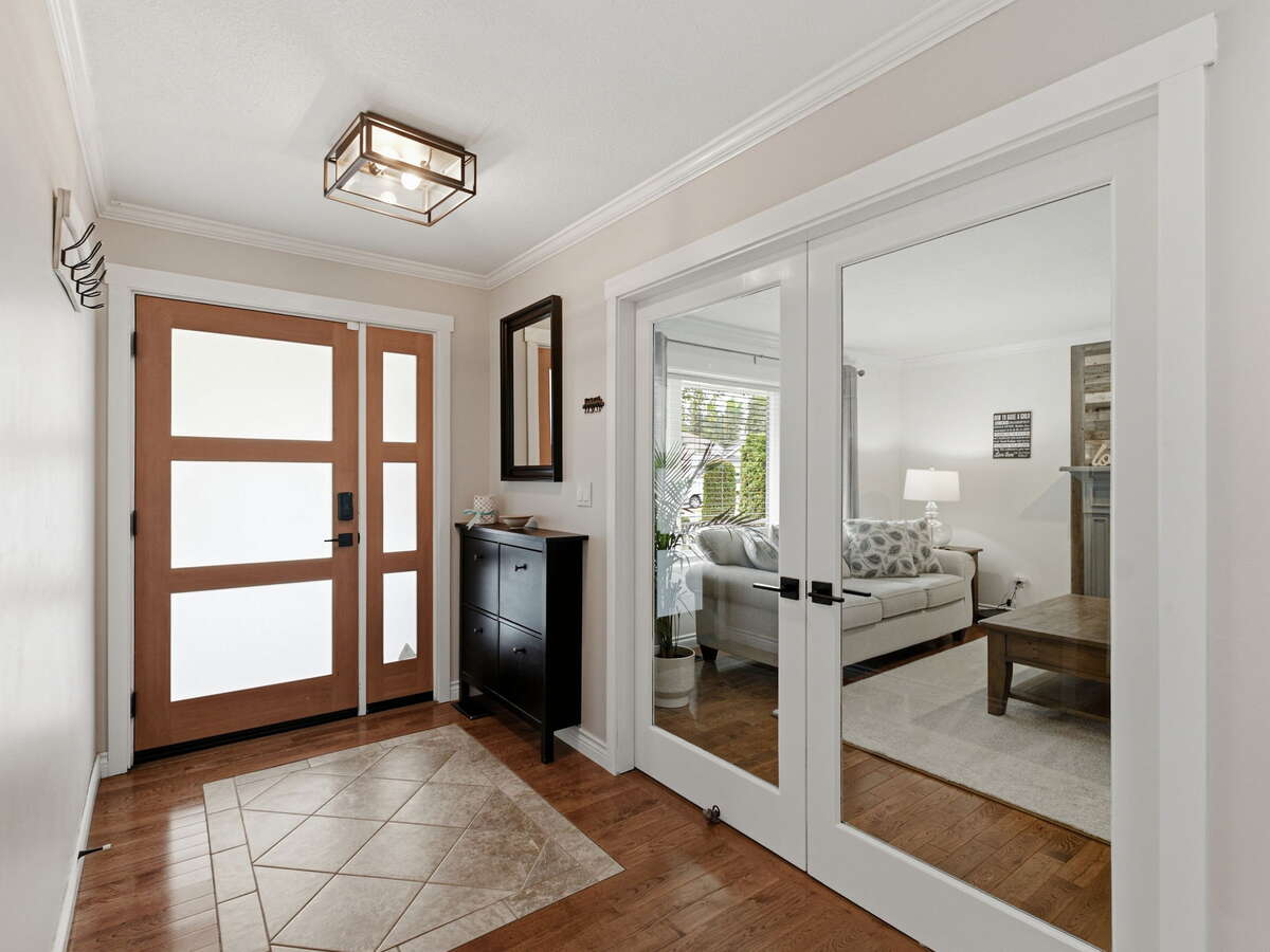 Fully Renovated Shannon Lake Family Home with Pool