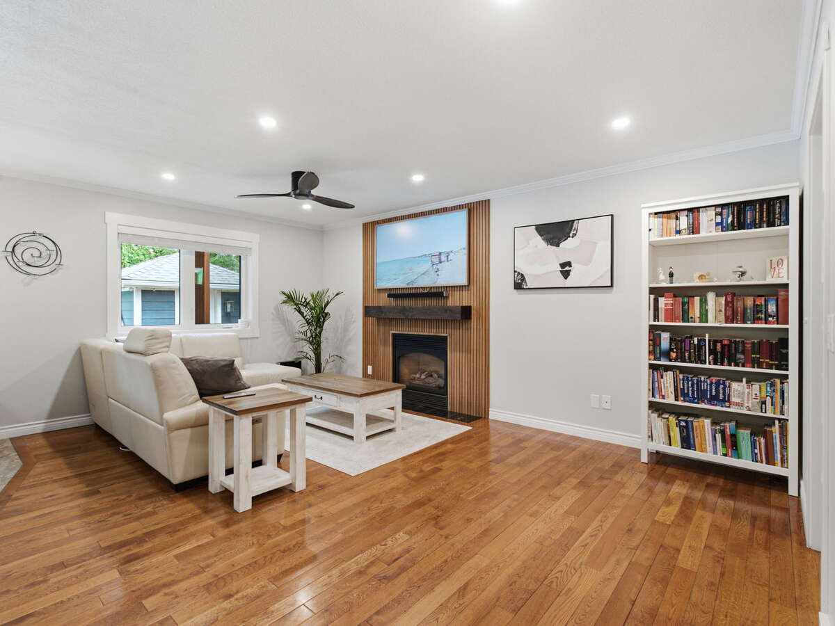 Fully Renovated Shannon Lake Family Home with Pool