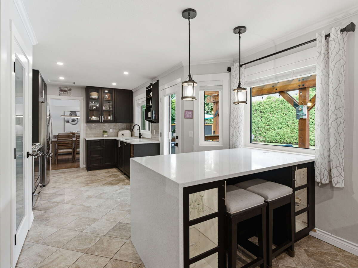 Fully Renovated Shannon Lake Family Home with Pool