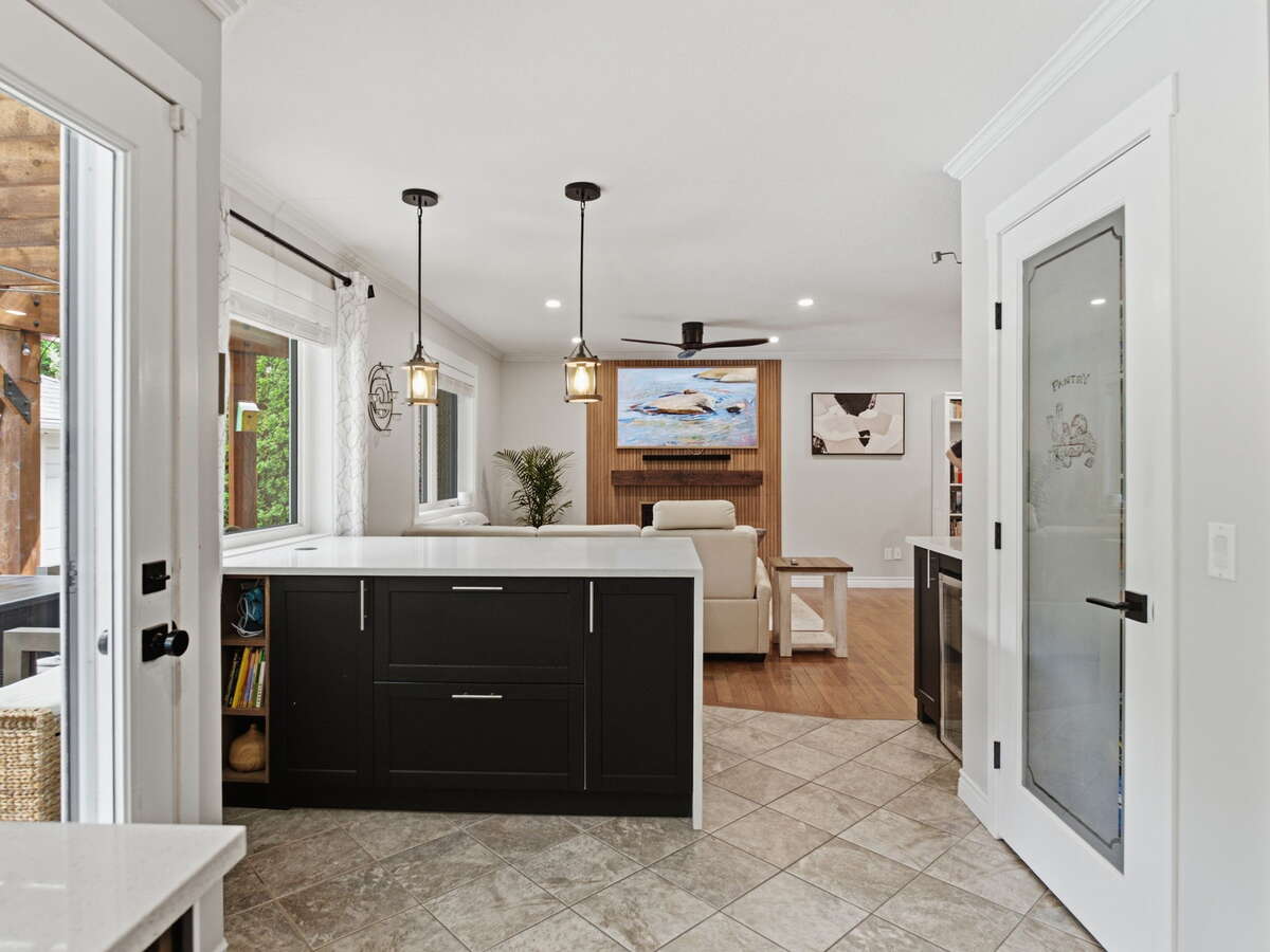 Fully Renovated Shannon Lake Family Home with Pool
