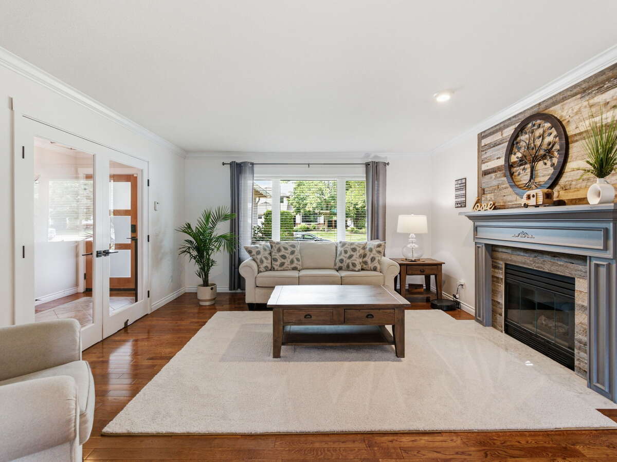 Fully Renovated Shannon Lake Family Home with Pool