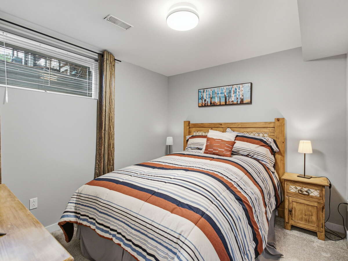 Fully Renovated Shannon Lake Family Home with Pool