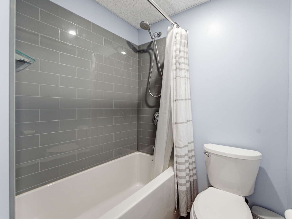 Fully Renovated Shannon Lake Family Home with Pool