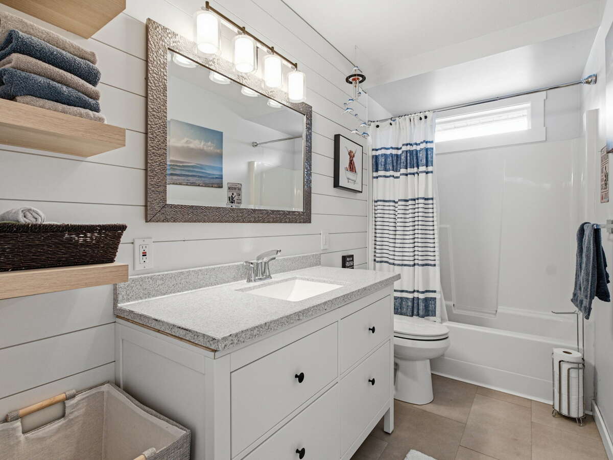 Fully Renovated Shannon Lake Family Home with Pool