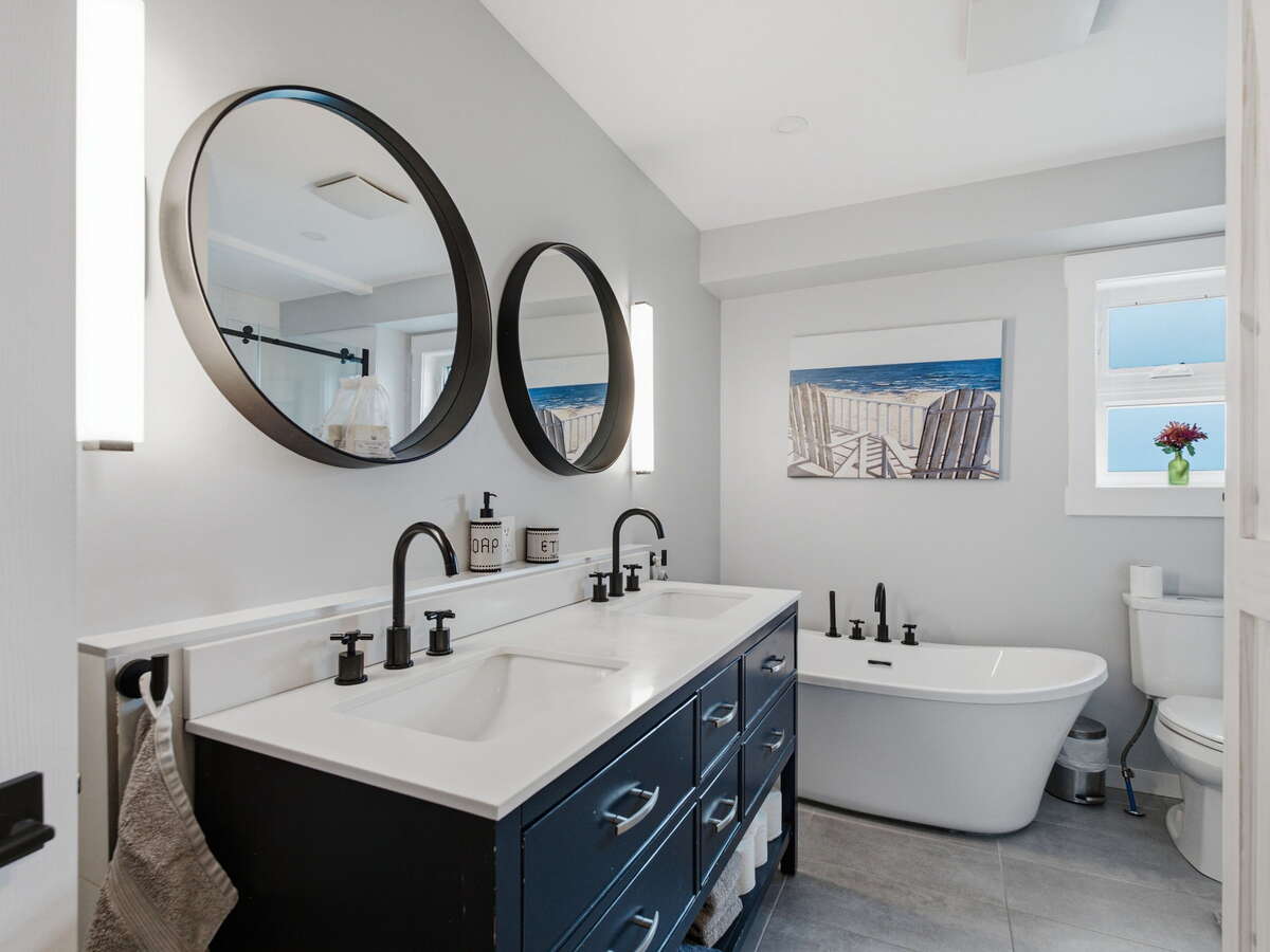 Fully Renovated Shannon Lake Family Home with Pool