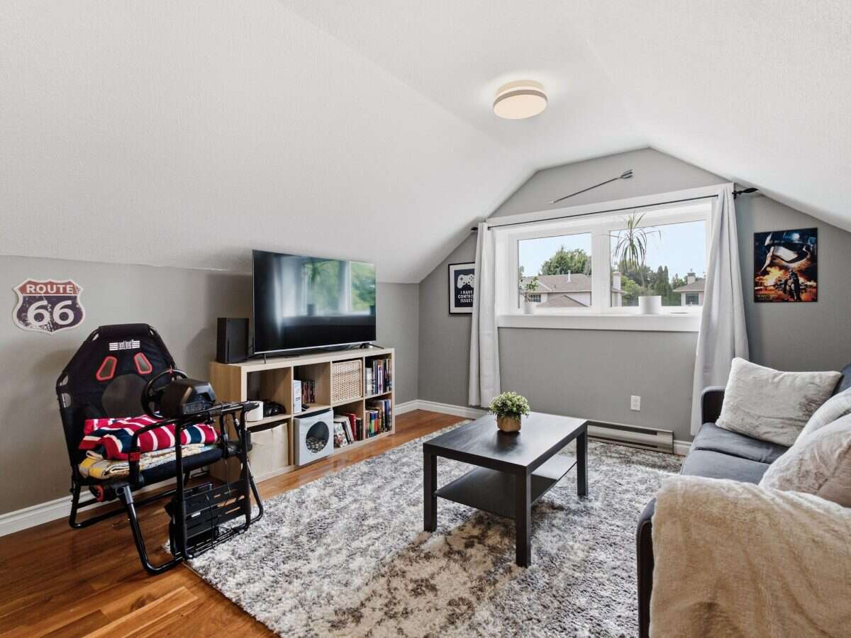 Fully Renovated Shannon Lake Family Home with Pool