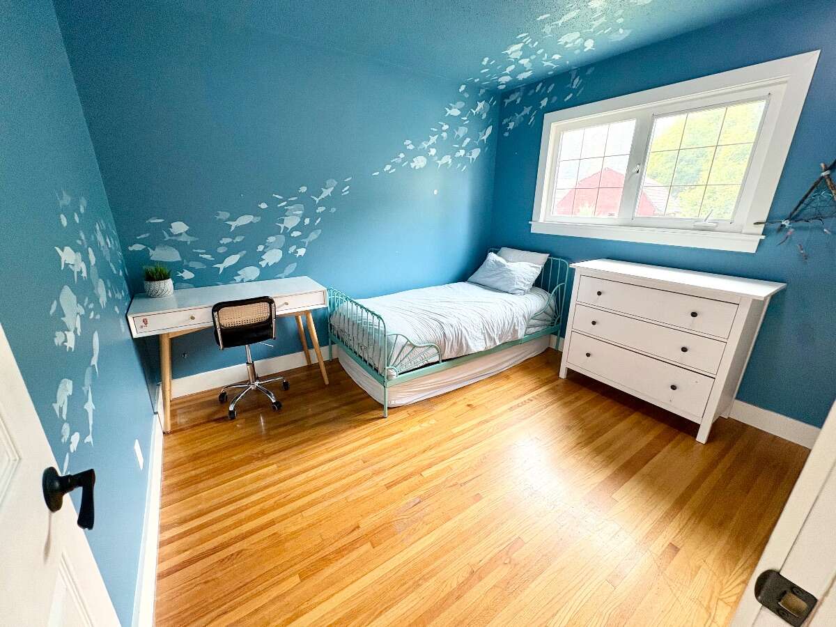 Bright & Spacious Family Home in Downtown Elkford