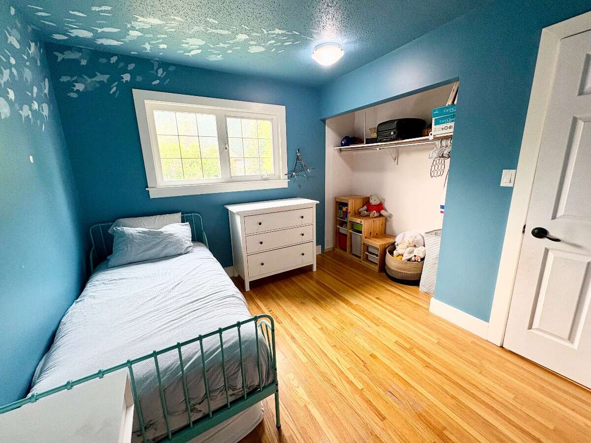 Bright & Spacious Family Home in Downtown Elkford