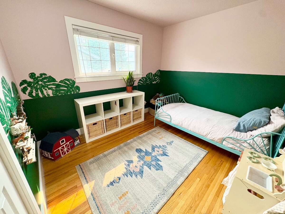 Bright & Spacious Family Home in Downtown Elkford