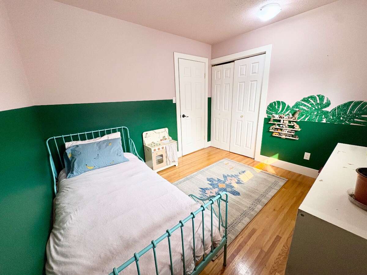Bright & Spacious Family Home in Downtown Elkford