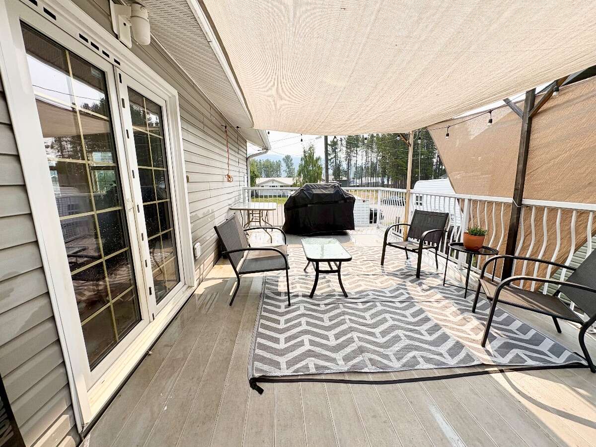 Bright & Spacious Family Home in Downtown Elkford