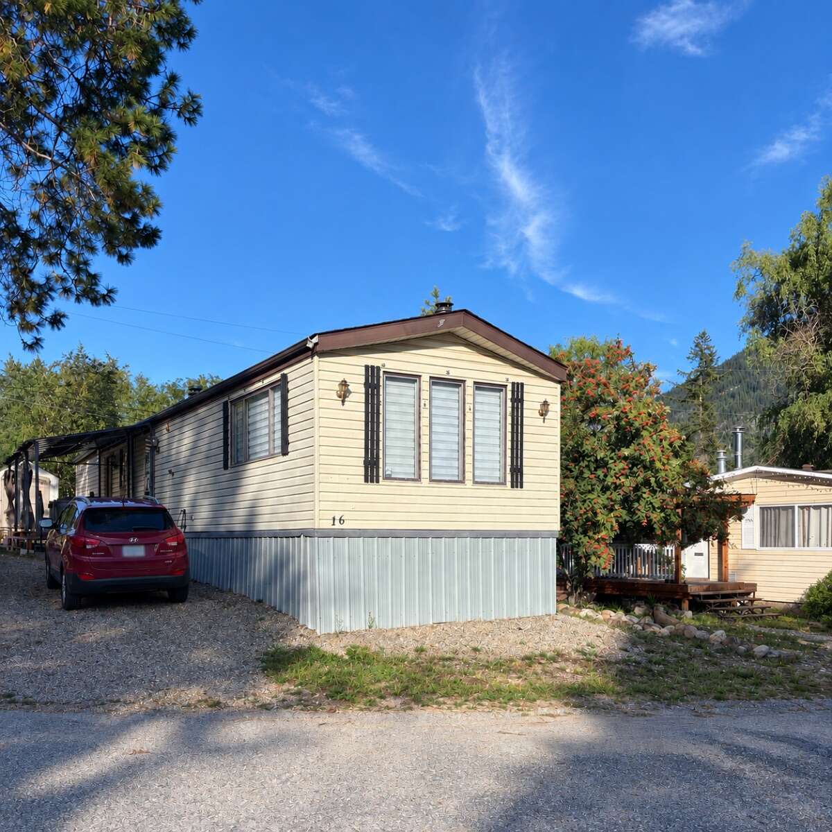 2 Bedroom-1 Bath- Hot Tub- Riverside