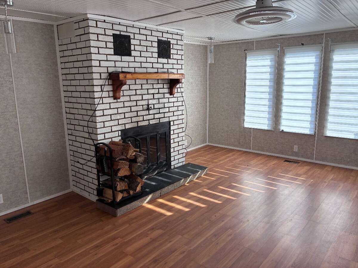 2 Bedroom-1 Bath- Hot Tub- Riverside