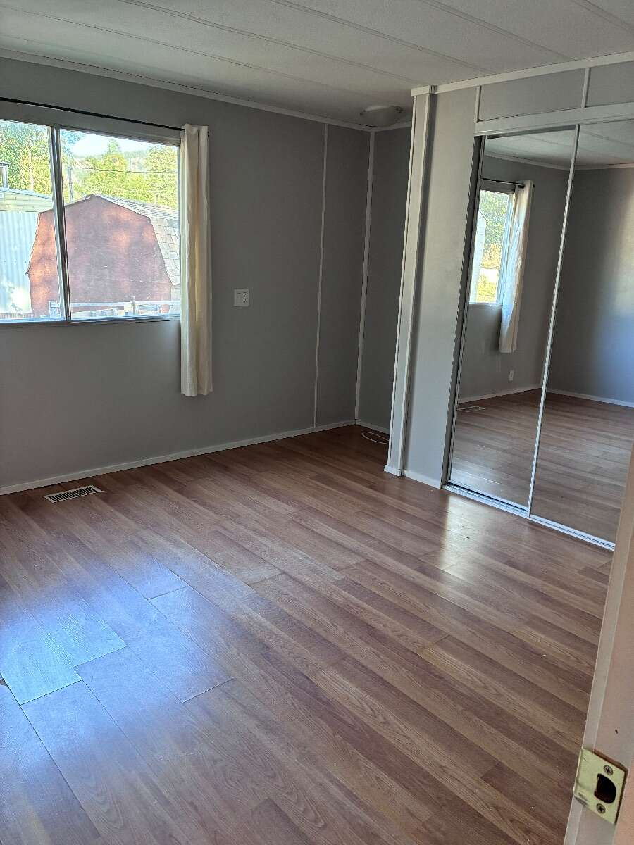 2 Bedroom-1 Bath- Hot Tub- Riverside