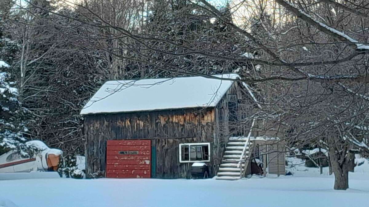 Outbuilding with workshop