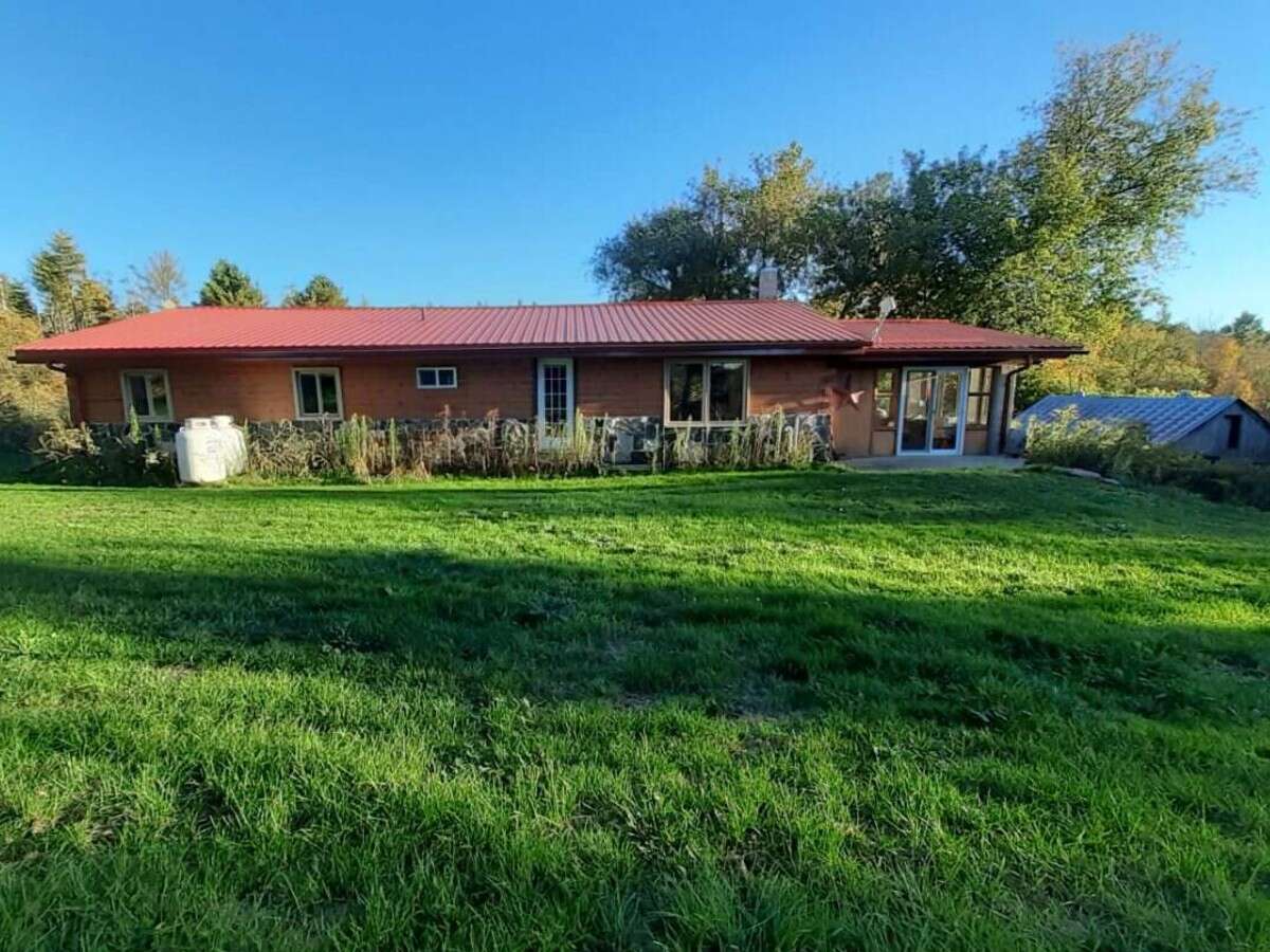35 Kaladar St W