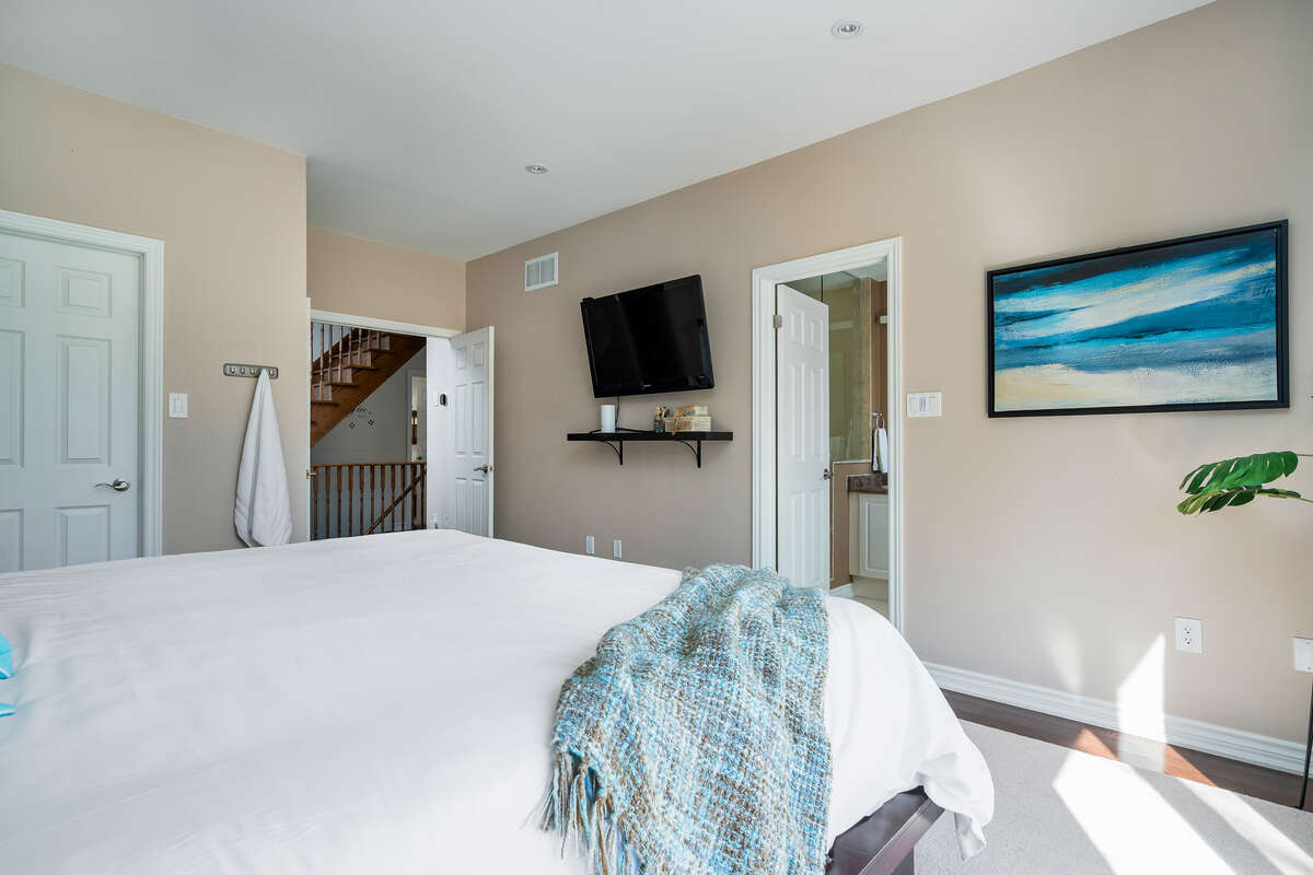 Master Bedroom with Walk in Closet, Ensuite Bath