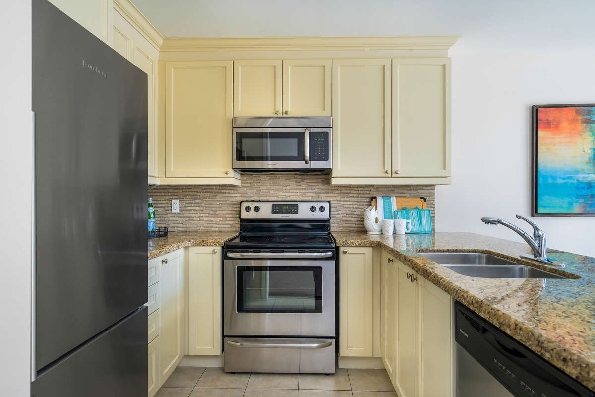 Gourmet Kitchen with SS appliances