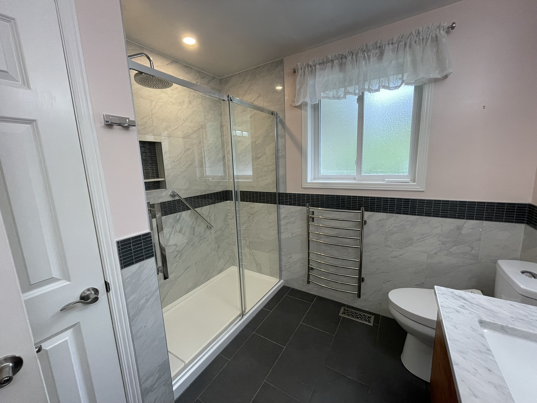 Executive bi-level home quiet Cul-de-Sac