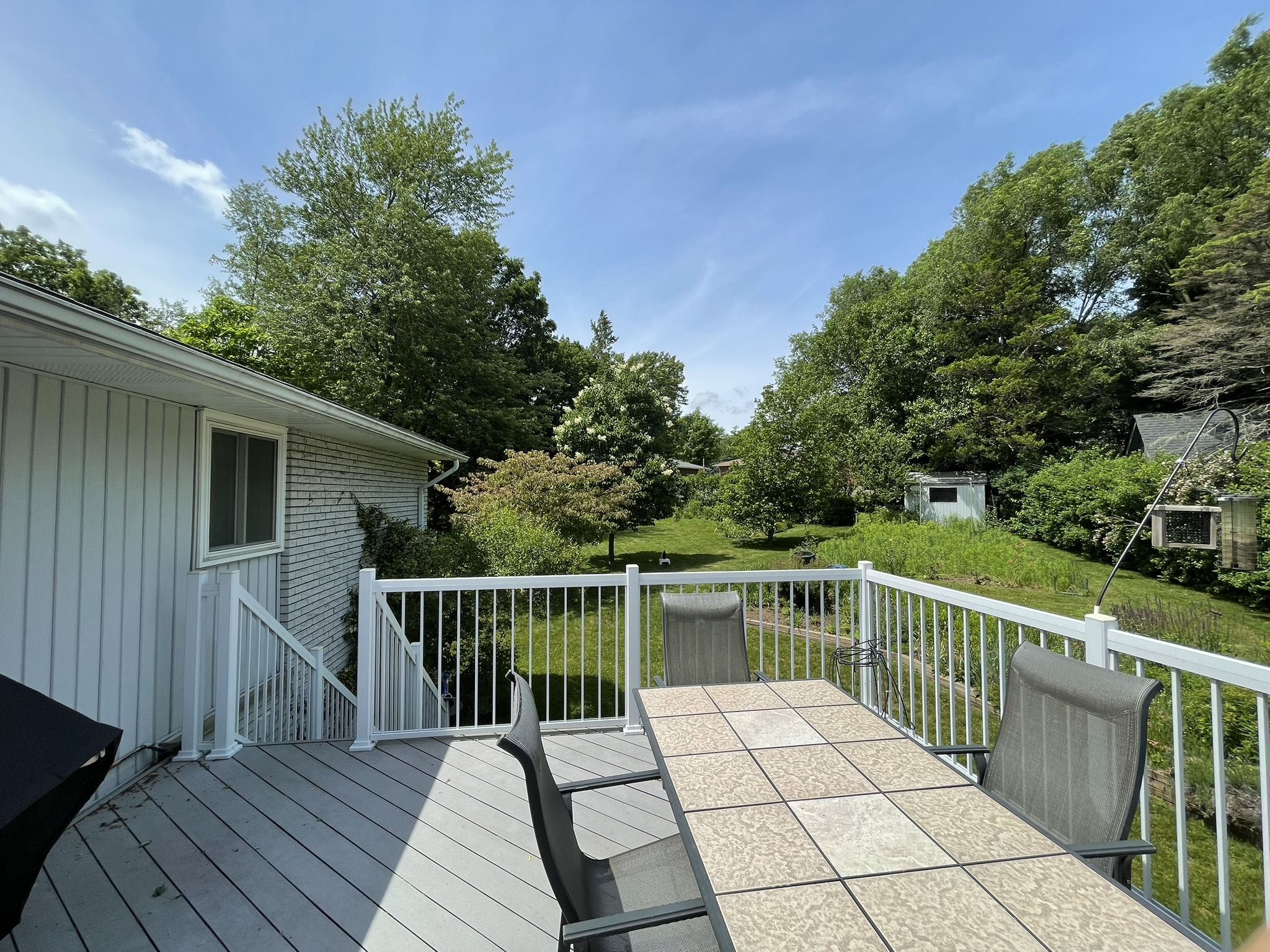 Executive bi-level home quiet Cul-de-Sac
