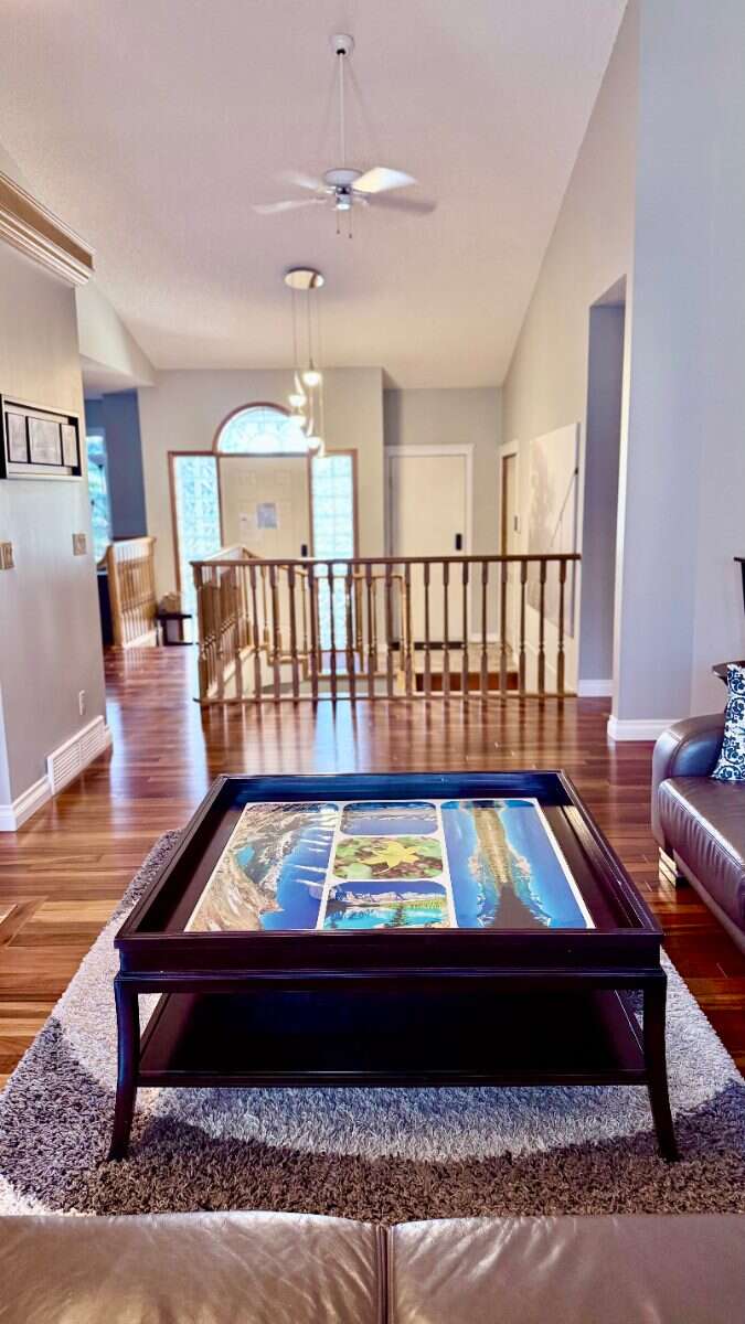 Bright 5 Bedroom Luxury Family home in NW Calgary
