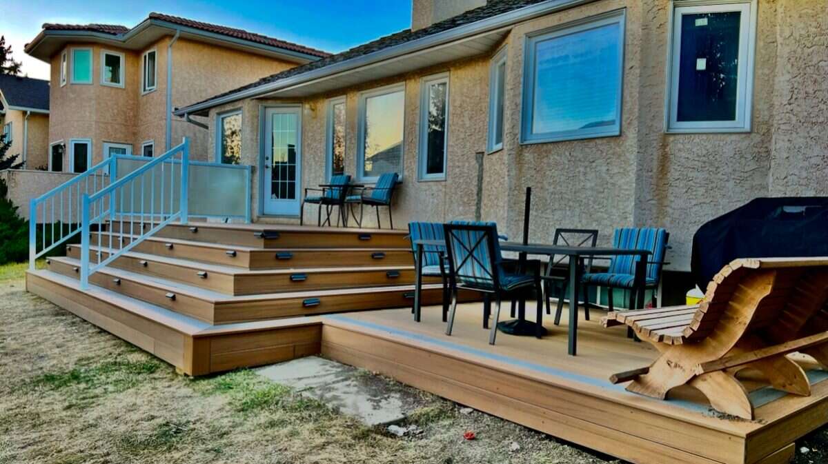 Bright 5 Bedroom Luxury Family home in NW Calgary