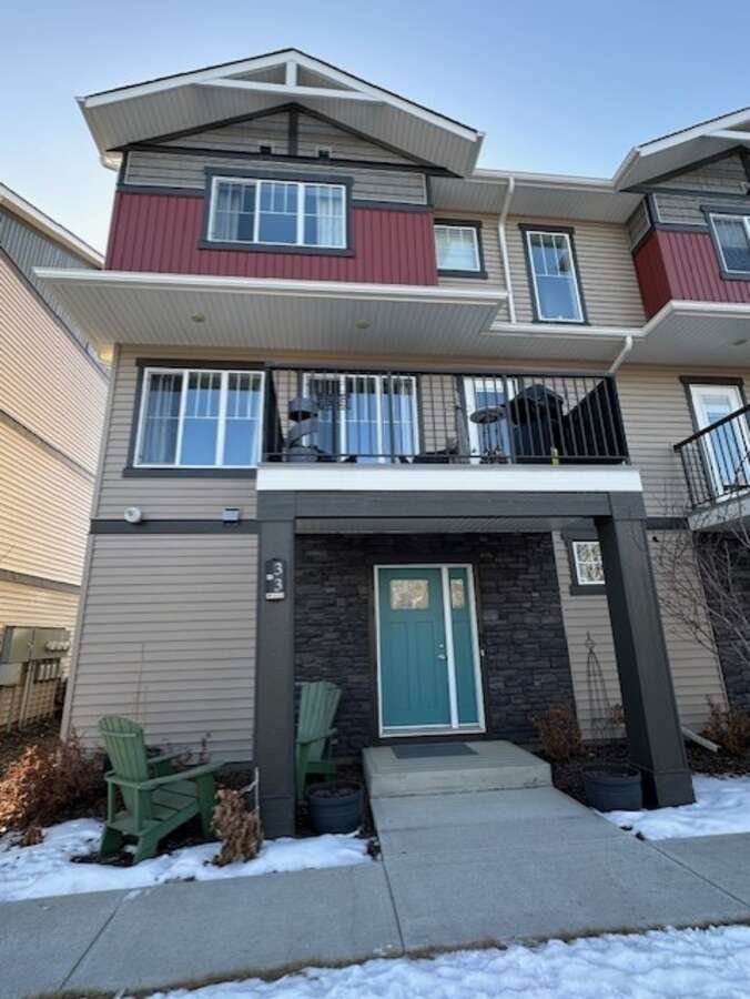 Townhouse For Sale in Spruce Grove, AB - 3 bed, 2.5 bath
