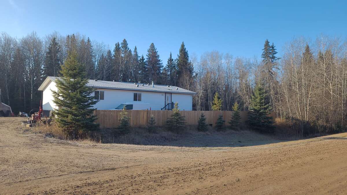 Driveway/Entrance