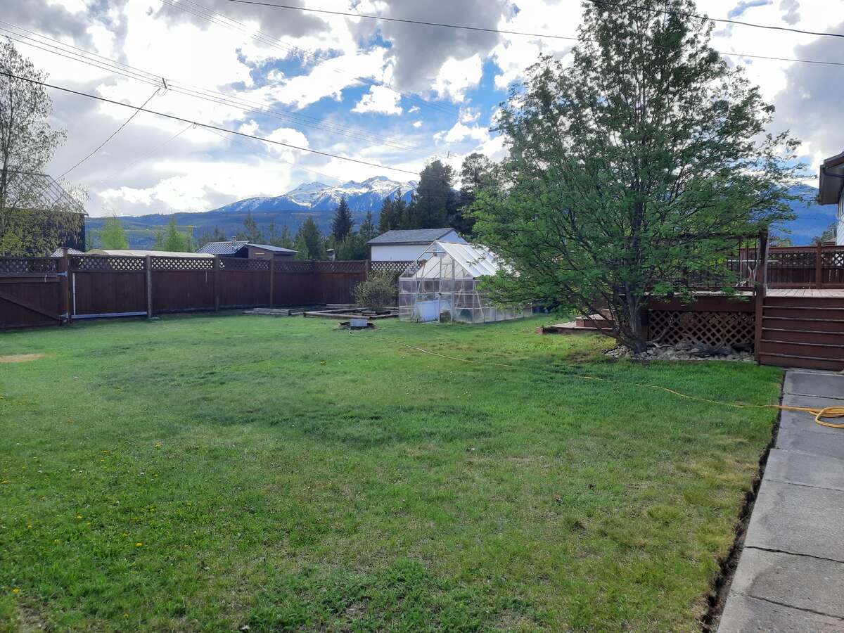 Great family home in the heart of Valemount!