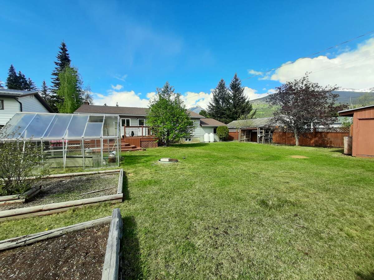 Great family home in the heart of Valemount!