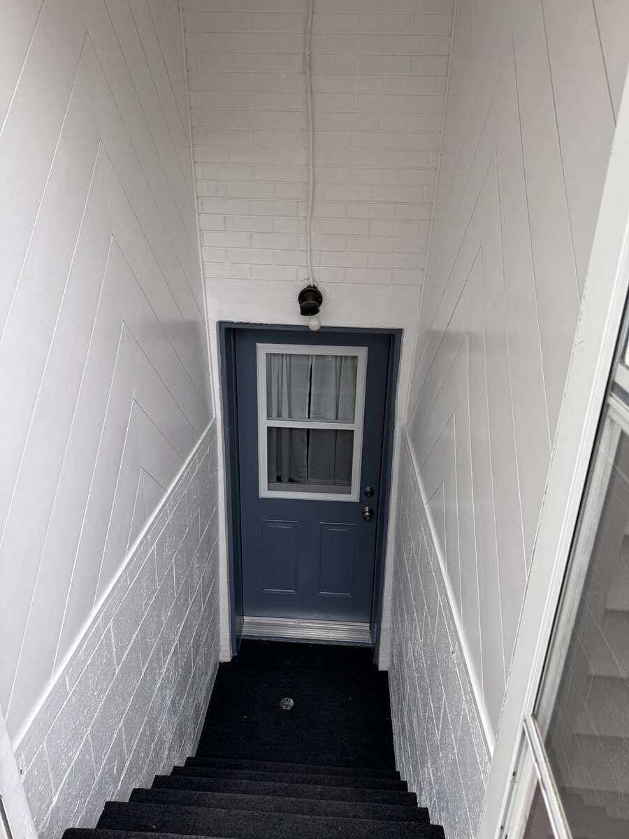 Legal Triplex Downtown Milton