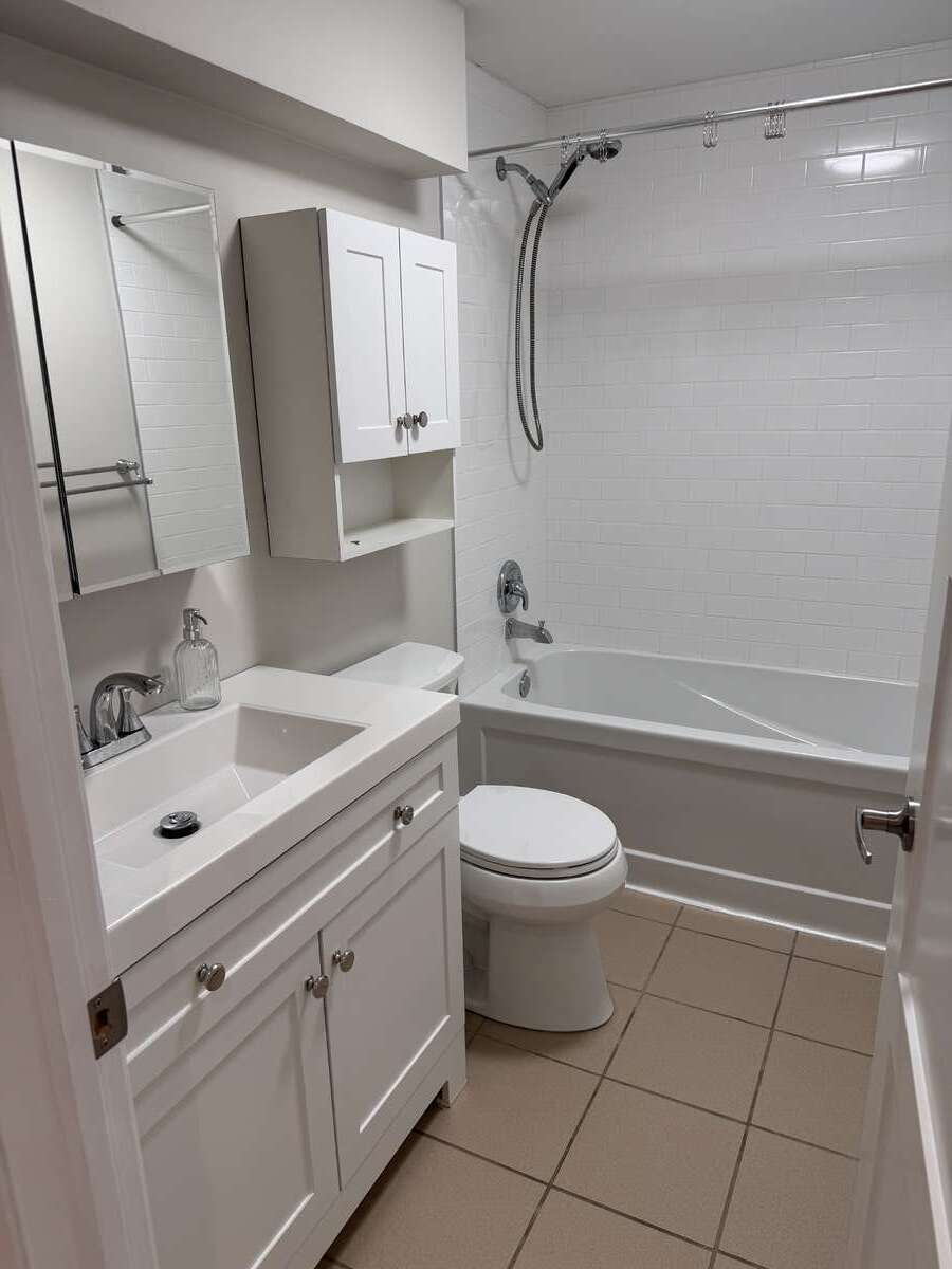Legal Triplex Downtown Milton