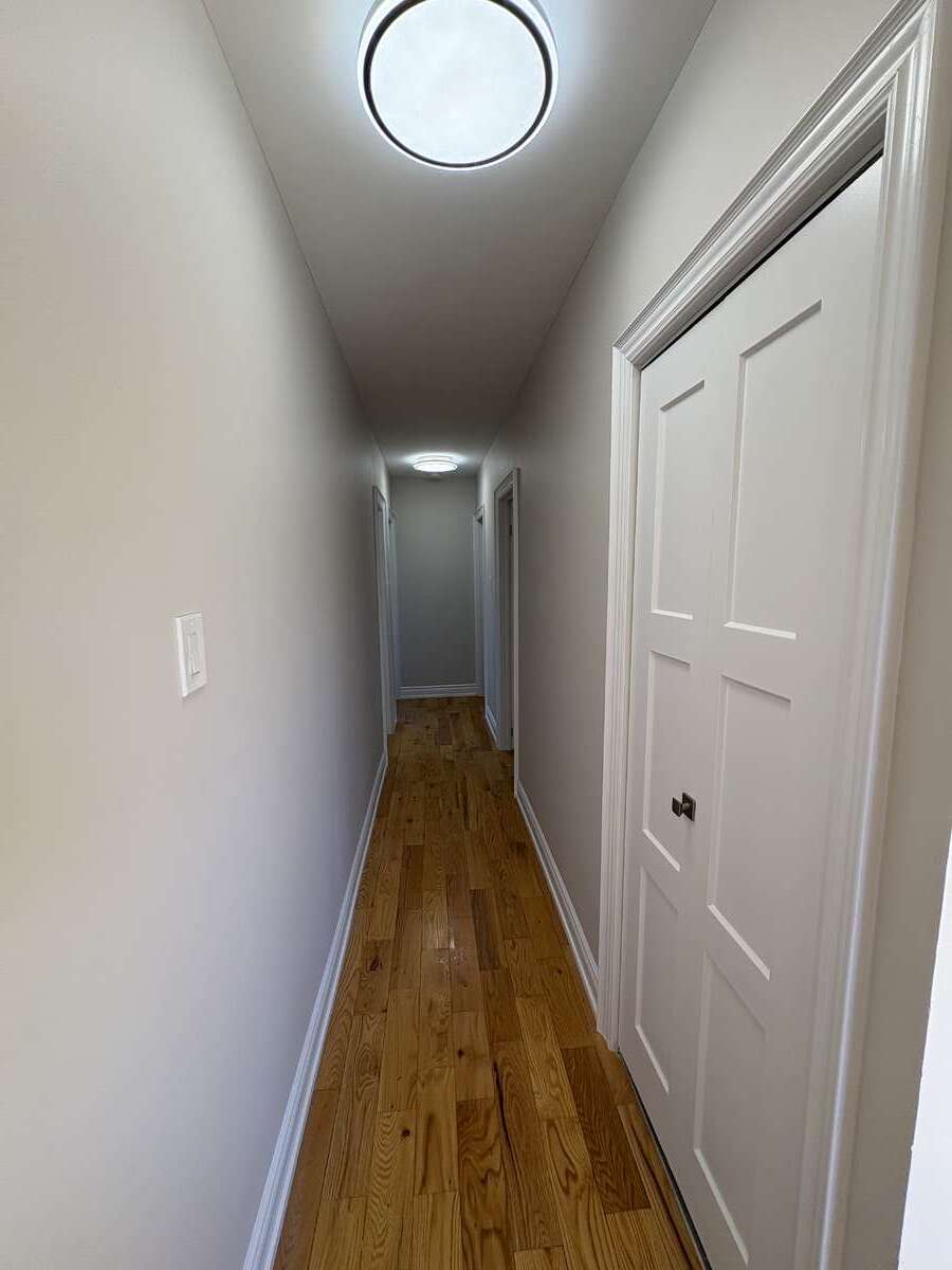 Legal Triplex Downtown Milton