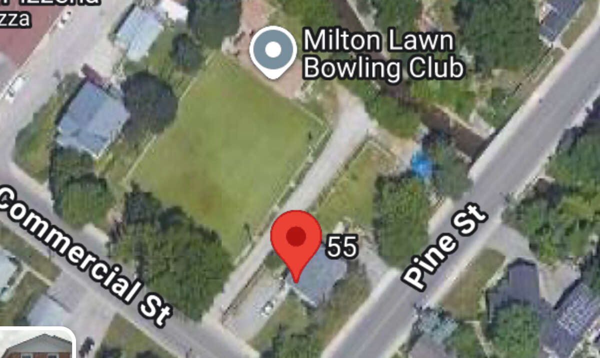 Legal Triplex Downtown Milton