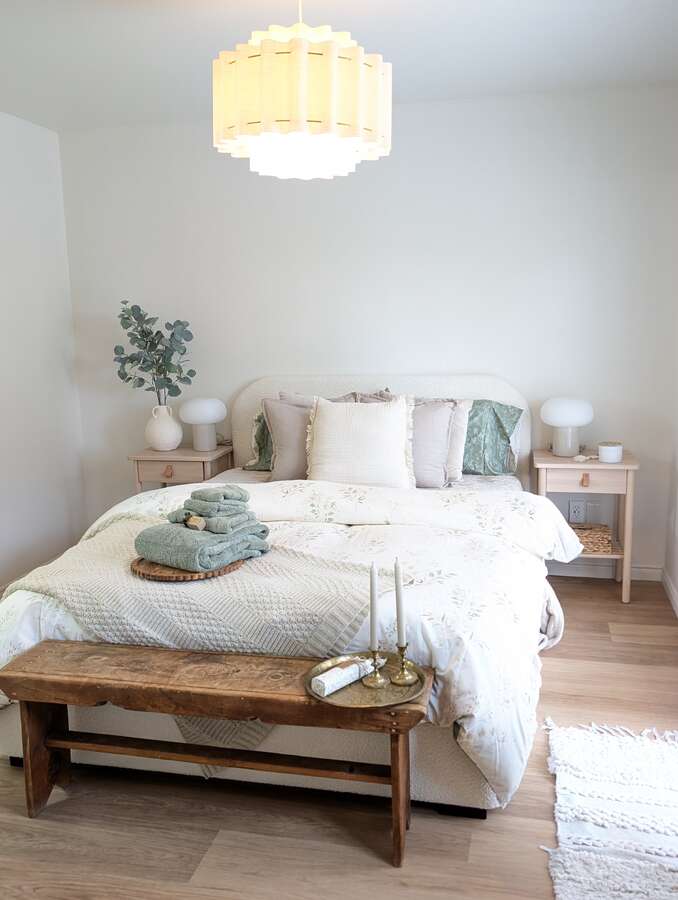 Gorgeous new white oak lvp flooring throughout master & bath