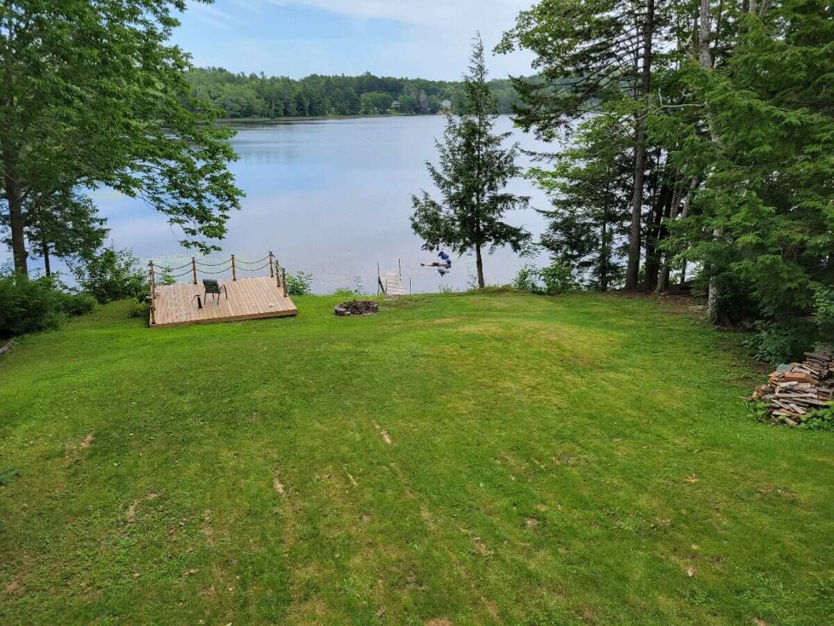 Serene lakeside hideaway
