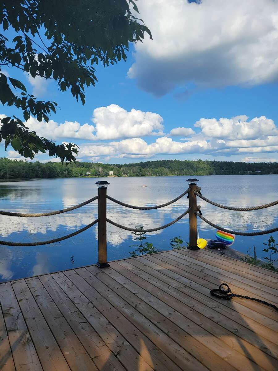 Serene lakeside hideaway